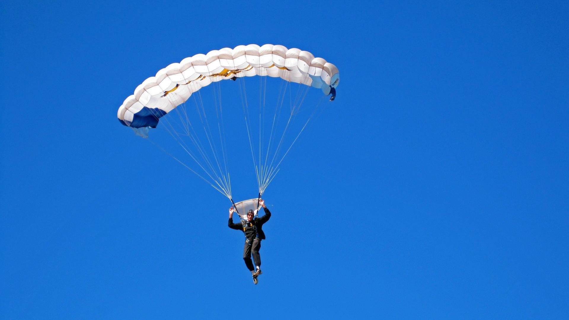 开云体育官方网站-恩多比·恩乔：带领南非队突破防线，为全队提供稳定的进攻保障